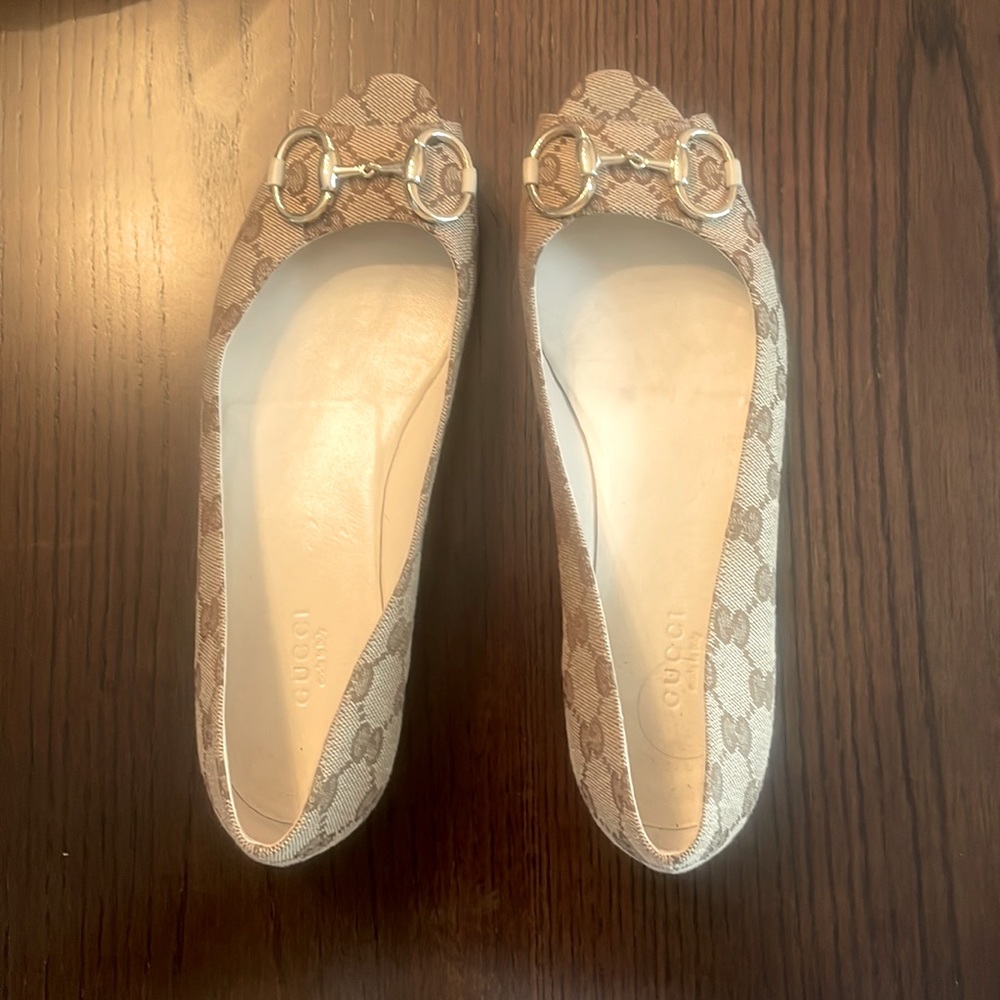 Gucci peep-toe flats